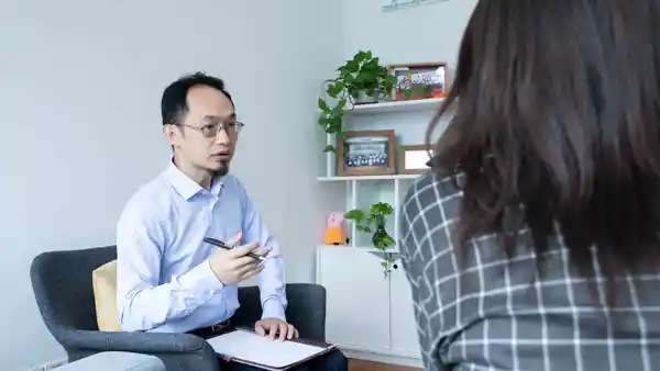 沈腾王琦12年恋爱长跑成正果 朱身勇解析他们的爱情故事