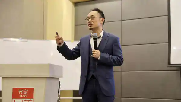 妈妈送大学女儿安全套被骂 如何缓解家长性教育的尴尬