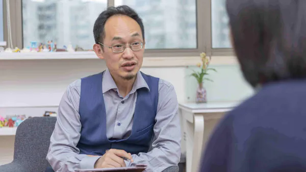 网上挽救婚姻的免费指导有用吗?朱身勇分解寻求免费辅导的心态