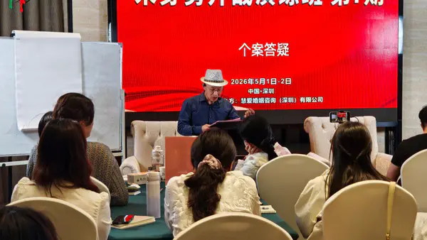当初甩了贫穷的男友,跟公司经理结婚,现在他出轨,我该怎么办?