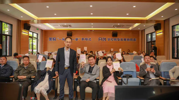 妻子的求助:老公让小三怀孕了,我想离婚但没有工作,怎么办?