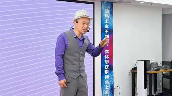 婚后接连曝出出轨乱象,万万没想到丈夫竟与亲生母亲纠缠,内心彻底崩塌